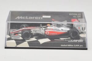 McLaren Mercedes MP4-24 #1 L. Hamilton Showcar 2009 Minichamps 1:43 530094371 Kov – obrázek 5 z 5
