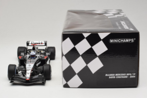 McLaren MP4/19 Mercedes D. Coulthard F1 2004 Minichamps 1:18 530041805 Kov – obrázek 6 z 7