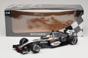 McLaren MP4/19 Mercedes L. Hamilton Autosport Young Driver Test Silverstone 2004 Minichamps 1:18 530044418 Kov – obrázek 7 z 7