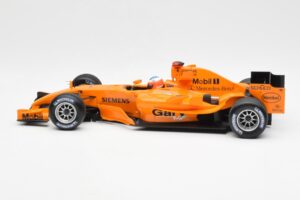 McLaren MP4-20 Mercedes G. Paffett Interim Test Car 2006 Minichamps 1:18 530061895 Kov – obrázek 3 z 6