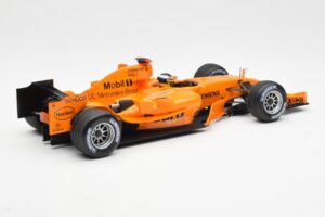 McLaren MP4-20 Mercedes P. de la Rosa Interim Test Car 2006 Minichamps 1:18 530061894 Kov – obrázek 2 z 6