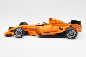 McLaren MP4-20 Mercedes P. de la Rosa Interim Test Car 2006 Minichamps 1:18 530061894 Kov – obrázek 3 z 6