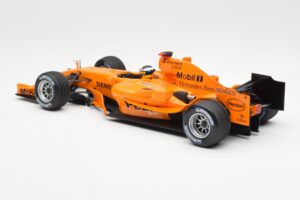 McLaren MP4-20 Mercedes P. de la Rosa Interim Test Car 2006 Minichamps 1:18 530061894 Kov – obrázek 5 z 6
