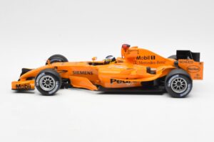 McLaren Mercedes MP4-20 P. de la Rosa F1 Test Car 2005 Minichamps 1:18 B66962343 Kov – obrázek 3 z 6
