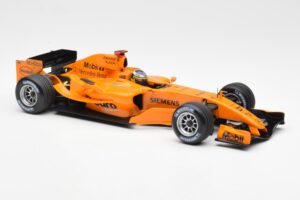 McLaren Mercedes MP4-20 P. de la Rosa F1 Test Car 2005 Minichamps 1:18 B66962343 Kov – obrázek 4 z 6