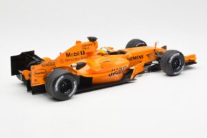 McLaren MP4-21 Mercedes #4 J.P. Montoya Interim Livery 2006 Minichamps 1:18 530061874 Kov – obrázek 2 z 6