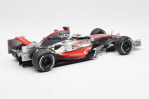 McLaren MP4-21 Mercedes #4 J-P. Montoya Showcar 2006 Minichamps 1:18 MONTOYA002 Kov – obrázek 2 z 6