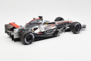 McLaren Mercedes MP4-21 P. de la Rosa F1 Showcar 2006 Minichamps 1:18 B66962346 Kov – obrázek 2 z 6