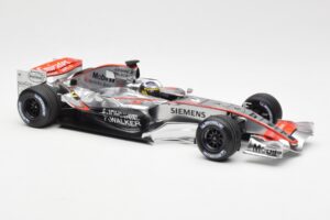McLaren Mercedes MP4-21 P. de la Rosa F1 Showcar 2006 Minichamps 1:18 B66962346 Kov – obrázek 4 z 6