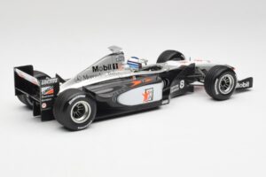 McLaren MP4/13 #8 M. Hakkinen F1 World Champion 1998 Minichamps 1:18 18690008 Kov – obrázek 2 z 7