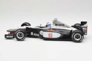 McLaren MP4/13 #8 M. Hakkinen F1 World Champion 1998 Minichamps 1:18 18690008 Kov – obrázek 3 z 7