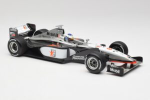 McLaren MP4/13 #8 M. Hakkinen F1 World Champion 1998 Minichamps 1:18 18690008 Kov – obrázek 4 z 7