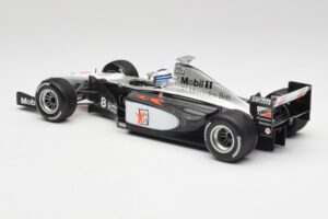 McLaren MP4/13 #8 M. Hakkinen F1 World Champion 1998 Minichamps 1:18 18690008 Kov – obrázek 5 z 7