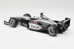 McLaren MP4-15 #2 D. Coulthard F1 2000 Hot Wheels 1:18 26740 Kov – obrázek 5 z 6