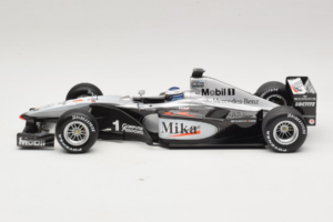 McLaren MP4-15 #1 M. Hakkinen F1 2000 Minichamps 1:18 B66962117 Kov – obrázek 3 z 6