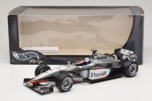 McLaren MP4-16 Mercedes #3 D. Coulthard F1 2001 Hot Wheels 1:18 50199 Kov – obrázek 6 z 6
