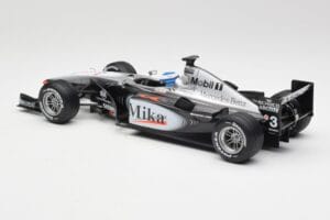 McLaren MP4-16 #4 M. Häkkinen F1 2001 Hot Wheels 1:18 50198 Kov – obrázek 5 z 6