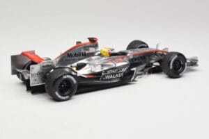 McLaren MP4-21 L. Hamilton Silverstone Test 2006 Minichamps 1:18 530061884 Kov – obrázek 2 z 6