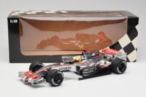 McLaren MP4-21 L. Hamilton Silverstone Test 2006 Minichamps 1:18 530061884 Kov – obrázek 6 z 6