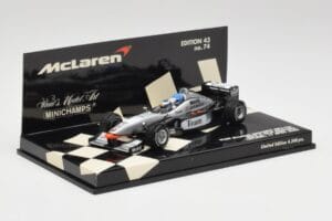 McLaren MP4/98T 2-Seater M. Hakkinen / E. Hakkinen F1 2000 Minichamps 1:43 530984378 Kov – obrázek 2 z 4