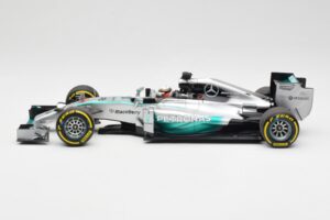 Mercedes AMG Petronas W05 #44 L. Hamilton F1 World Champion 2014 Minichamps 1:18 186140044 Kov – obrázek 3 z 7