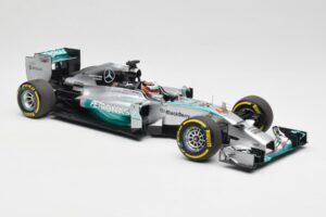 Mercedes AMG Petronas W05 #44 L. Hamilton F1 World Champion 2014 Minichamps 1:18 186140044 Kov – obrázek 4 z 7