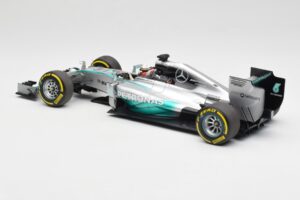 Mercedes AMG Petronas W05 #44 L. Hamilton F1 World Champion 2014 Minichamps 1:18 186140044 Kov – obrázek 5 z 7