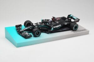 Mercedes AMG Petronas W11 #44 L. Hamilton Winner British GP 2020 Minichamps 1:18 113200444 Kov – obrázek 2 z 7
