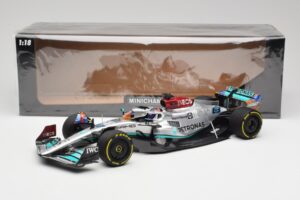 Mercedes AMG W13 E Performance Petronas #63 G. Russell Miami GP 2022 Minichamps 1:18 110220563 Kov – obrázek 7 z 7