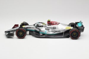 Mercedes AMG W13 E Performance Petronas #44 L. Hamilton Spanish GP 2022 Minichamps 1:18 110220044 Kov – obrázek 3 z 7