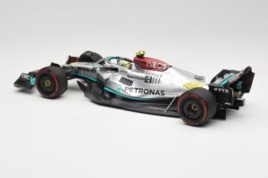 Mercedes AMG W13 E Performance Petronas #44 L. Hamilton Spanish GP 2022 Minichamps 1:18 110220044 Kov – obrázek 5 z 7