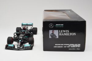 Mercedes AMG W12 Petronas #44 L. Hamilton Spanish GP 100th Pole 2021 Minichamps 1:18 110210444 Pryskyřice – obrázek 6 z 7