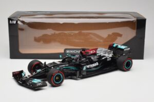 Mercedes AMG W12 Petronas #44 L. Hamilton Spanish GP 100th Pole 2021 Minichamps 1:18 110210444 Pryskyřice – obrázek 7 z 7