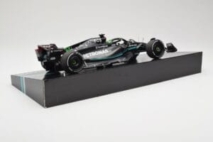 Mercedes AMG W14 E Performance Petronas #63 G. Russell Bahrain GP 2023 Minichamps 1:18 113230163 Pryskyřice – obrázek 3 z 7