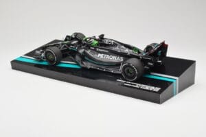 Mercedes AMG W14 E Performance Petronas #63 G. Russell Bahrain GP 2023 Minichamps 1:18 113230163 Pryskyřice – obrázek 5 z 7