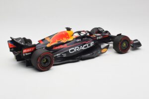 Oracle Red Bull Racing RB18 #1 M. Verstappen Winner Belgian GP 2022 Minichamps 1:18 110221401 Kov – obrázek 2 z 7