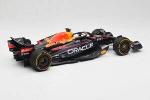 Oracle Red Bull Racing RB18 #1 M. Verstappen Winner Italian GP 2022 Minichamps 1:18 110221601 Kov – obrázek 2 z 7