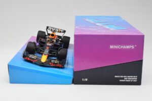 Red Bull Racing RB18 #1 M. Verstappen Winner Miami GP 2022 Minichamps 1:18 113220501 Kov – obrázek 6 z 7