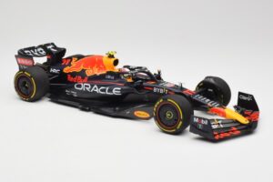 Oracle Red Bull Racing RB18 #11 S. Perez Saudi Arabian GP 2022 Minichamps 1:18 110220011 Kov – obrázek 4 z 7
