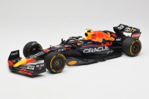 Oracle Red Bull Racing RB18 #11 S. Perez Saudi Arabian GP 2022 Minichamps 1:18 110220011 Kov