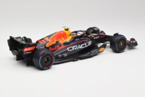 Oracle Red Bull Racing RB18 #11 S. Perez Monaco GP Winner Rain Tyre Version 2022 Minichamps 1:18 110222711 Kov – obrázek 2 z 7