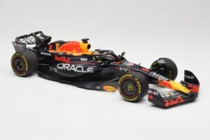 Oracle Red Bull Racing RB19 #1 M. Verstappen Winner Abu Dhabi GP 2023 Minichamps 1:18 110232301 Kov – obrázek 4 z 7