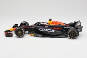 Oracle Red Bull Racing RB20 #1 M. Verstappen Winner Bahrain GP 2024 Minichamps 1:18 110240101 Kov – obrázek 3 z 7