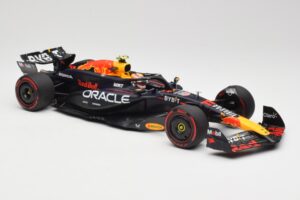 Red Bull Racing RB20 #11 S. Perez Bahrain GP 2024 Minichamps 1:18 110240111 Kov – obrázek 4 z 7
