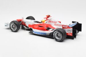 Panasonic Toyota Racing TF106 #8 R. Schumacher F1 2006 Minichamps 1:18 100060007 Kov – obrázek 5 z 6
