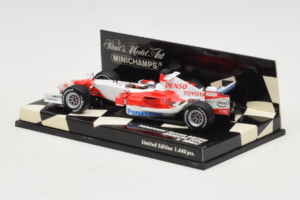 Toyota TF106 Panasonic #12 J. Trulli Panasonic Toyota Racing Showcar 2006 Minichamps 1:43 400060078 Kov – obrázek 3 z 5