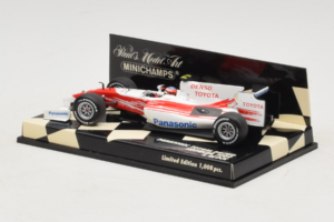 Toyota TF109 #10 T. Glock Panasonic Toyota Racing Showcar F1 2009 Minichamps 1:43 400090080 Kov – obrázek 3 z 5