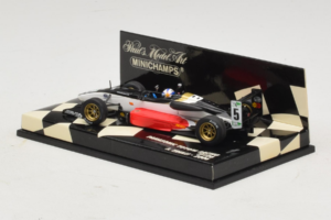 Toyota TF106 #12 J. Trulli Panasonic Toyota Racing F1 2006 Minichamps 1:43 400060008 Kov – obrázek 3 z 5