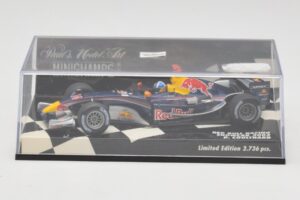Red Bull Racing D. Coulthard Showcar 2005 Minichamps 1:43 400050084 Kov – obrázek 5 z 5