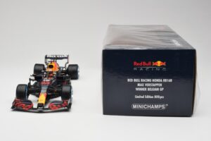 Red Bull Racing Honda RB16B #33 M. Verstappen Belgian GP Winner 2021 Minichamps 1:18 110211333 Pryskyřice – obrázek 6 z 7